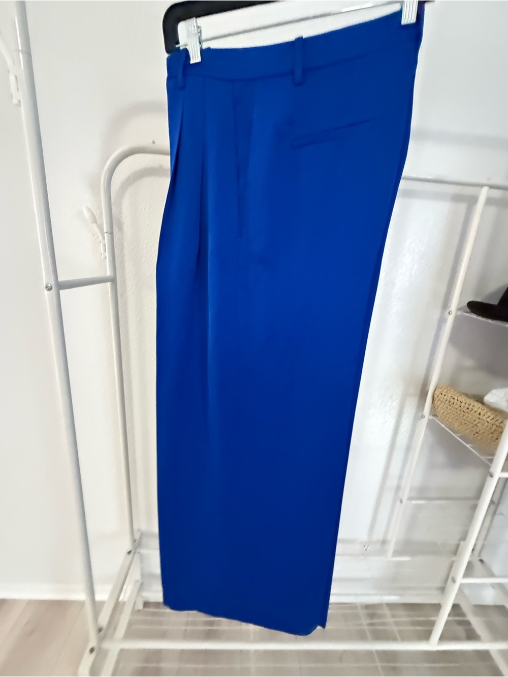 Lauren Ralph Lauren Pleated Satin Crepe Wide-Leg Pant - Picture 6 of 6